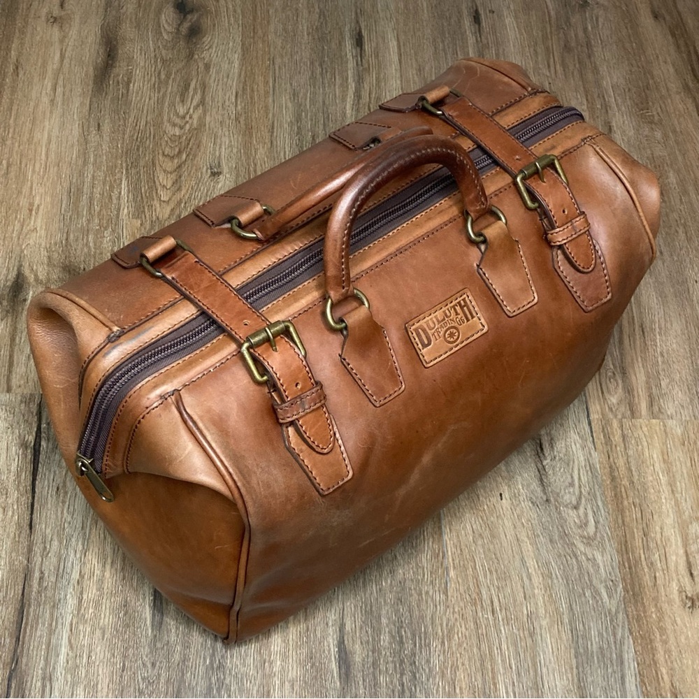 Duluth Trading Leather AWOL Weekender Duffel Bag-Brown-Buckle/Zip-Quiet Luxury - Picture 9 of 16